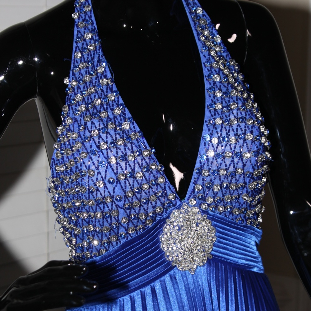 Formal/Prom Gown Size 6 NWT